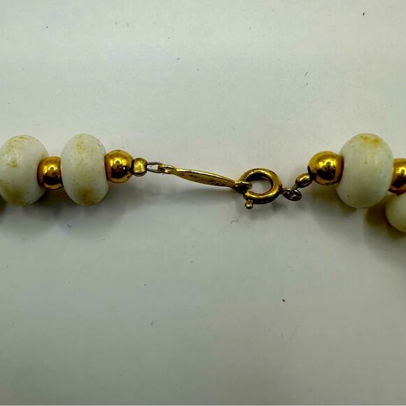 Napier Signed Vintage White Lucite Disc with Gold Spacers Choker Necklace - Picture 5 of 10